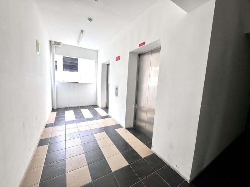 Apartment for Sale at Puncak Hijauan - Rina Ahmad - Corridor - PropertyGuru.com.my