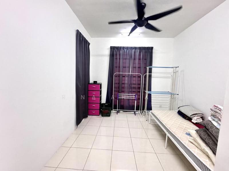 Apartment for Sale at Puncak Hijauan - Rina Ahmad - Bedroom - PropertyGuru.com.my