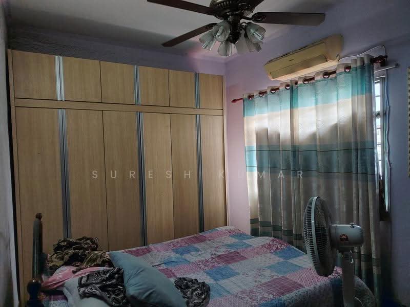 Pangsapuri untuk Dijual di Pangsapuri Subang Impian - Suresh Kumar - Bedroom - PropertyGuru.com.my
