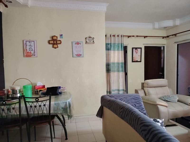 Pangsapuri untuk Dijual di Pangsapuri Subang Impian - Suresh Kumar - Living Room - PropertyGuru.com.my