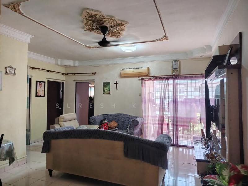 Pangsapuri untuk Dijual di Pangsapuri Subang Impian - Suresh Kumar - Living Room - PropertyGuru.com.my