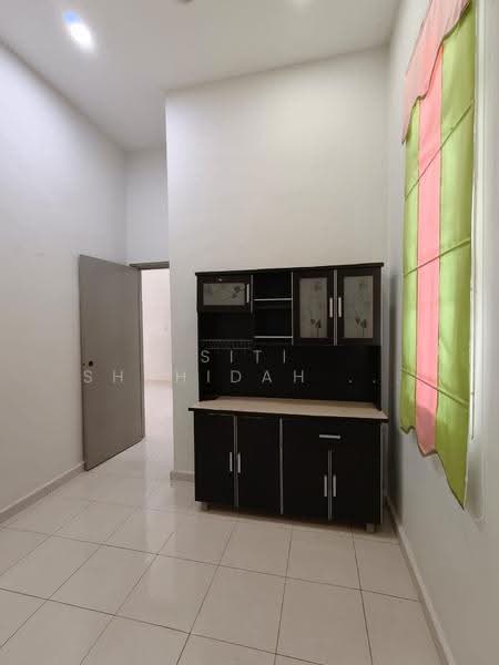 1-storey Terraced House for Sale in Taman Perindustrian Tanjong Minyak Perdana (Tanjong Minyak) - Siti Shahidah Sheikh Fadzullah - Kitchen - PropertyGuru.com.my