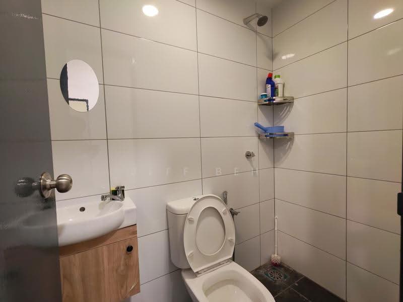 Rumah Bandar untuk Dijual di Bandar Sungai Long (Selangor) - Jeff Beh - Bathroom - PropertyGuru.com.my