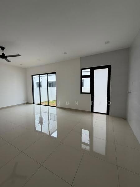Rumah Kluster untuk Disewa di Taman Ekoflora (Johor Bahru) - Foo Jun Tao - Living Room - PropertyGuru.com.my