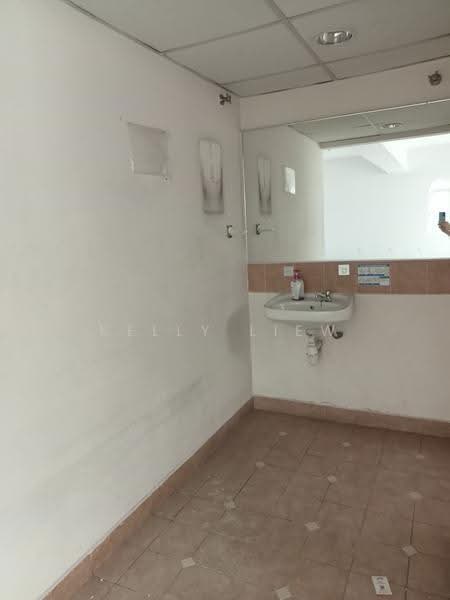 Shop for Rent in Dataran Sunway (Kota Damansara) - Kelly Liew - Bathroom - PropertyGuru.com.my