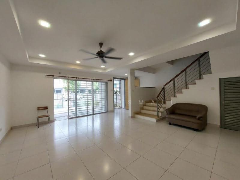 2-storey Terraced House for Sale in Seksyen U9 (Shah Alam) - Azlin Ismail - Living Room - PropertyGuru.com.my