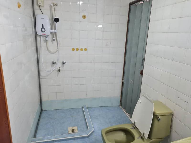 Condominium for Rent at Putri Indah Condominium - Alicia Lian - Bathroom - PropertyGuru.com.my
