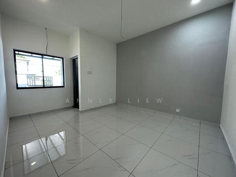 1-storey Terraced House for Sale in Ulu Tiram (Johor) - Annly Liew - Living Room - PropertyGuru.com.my