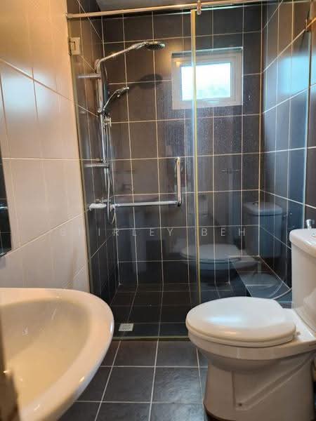 Kondominium untuk Disewa di 10 Island Resort - Shirley Beh - Bathroom - PropertyGuru.com.my