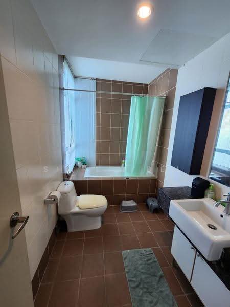 Kondominium untuk Disewa di 10 Island Resort - Shirley Beh - Bathroom - PropertyGuru.com.my