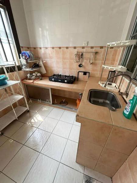Rumah Teres 2-Tingkat untuk Disewa di Taman Gaya (Ulu Tiram) - Annly Liew - Kitchen - PropertyGuru.com.my