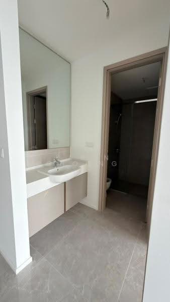 Kediaman Servis untuk Dijual di Skyline Embassy - Karen Choong - Bathroom - PropertyGuru.com.my