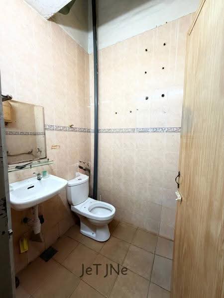Terraced House for Sale in Taman Klang Utama (Kapar) - Joanne Lim - Bathroom - PropertyGuru.com.my