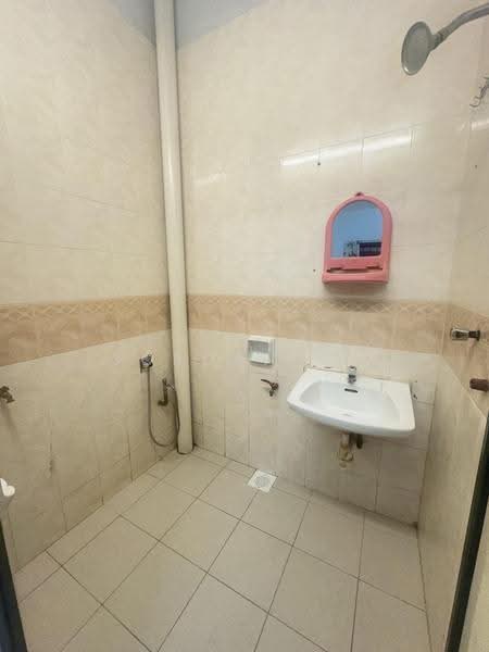 1-storey Terraced House for Rent in Permas Jaya (Johor) - Jordan Oh - Bathroom - PropertyGuru.com.my