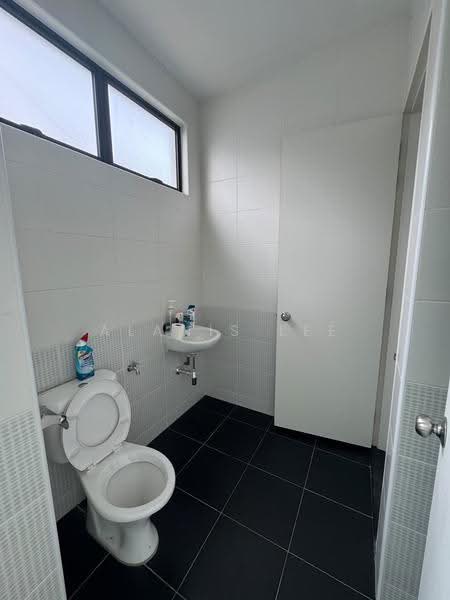 2-storey Terraced House for Rent in Kota Masai (Pasir Gudang) - Alanis Lee - Bathroom - PropertyGuru.com.my