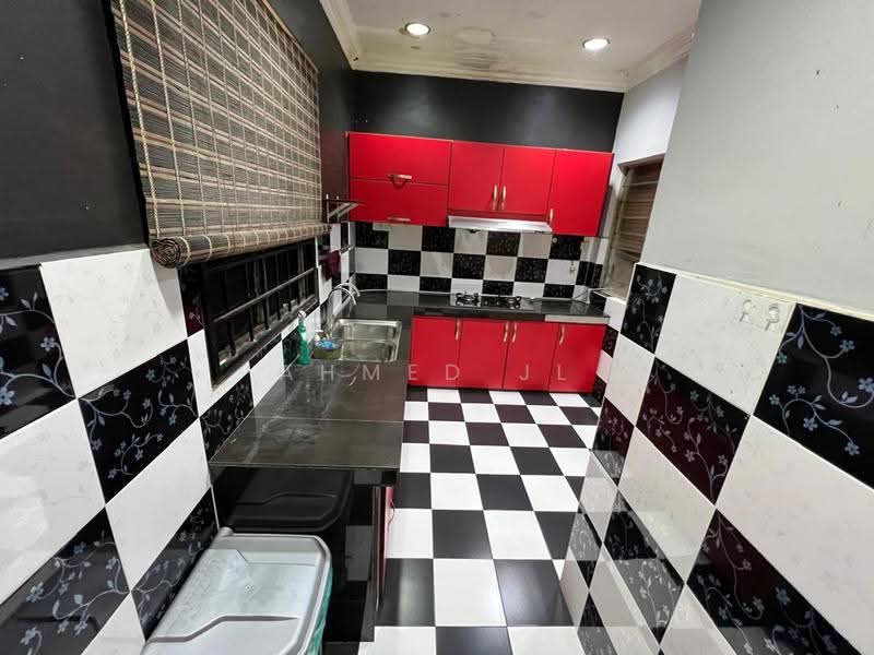 2-storey Terraced House for Sale in Nilai (Negeri Sembilan) - Ahmed JL - Kitchen - PropertyGuru.com.my