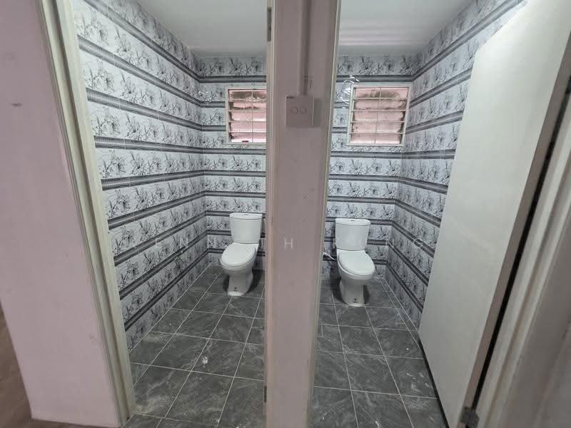 Shop / Office for Rent in Bandar Perai Jaya (Perai) - Kenneth Kung - Bathroom - PropertyGuru.com.my