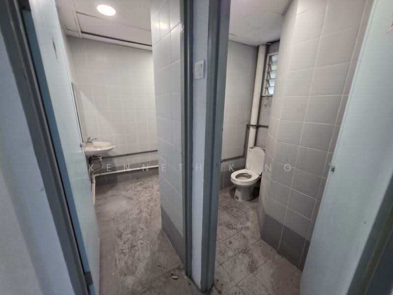 Shop / Office for Rent in Bandar Perai Jaya (Perai) - Kenneth Kung - Bathroom - PropertyGuru.com.my