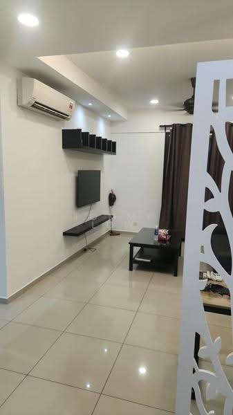 Kediaman Servis untuk Disewa di i-SOHO @ i-City - Tommy Low - Living Room - PropertyGuru.com.my