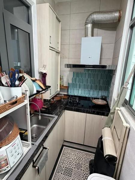 Kondominium untuk Dijual di Vivo Residential Suites - Michelle Hee - Kitchen - PropertyGuru.com.my