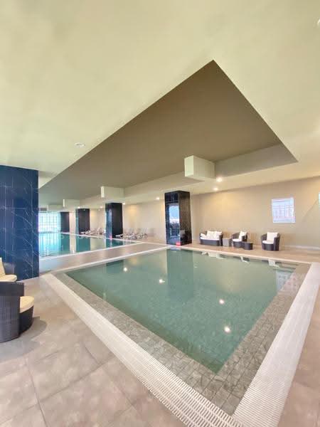 Service Residence for Rent at Bond Suites @ ICC - Sum Wai Kin - Pool - PropertyGuru.com.my