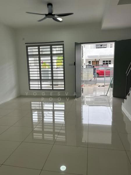 Rumah Teres 2-Tingkat untuk Disewa di Bandar Mahkota Banting (Tanjong Duabelas) - Yogesvaran Poovan - Living Room - PropertyGuru.com.my