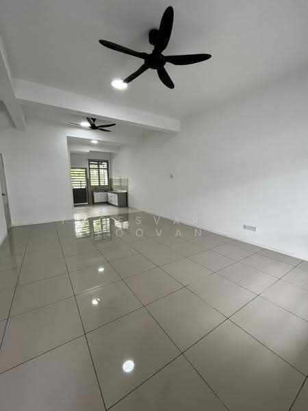 Rumah Teres 2-Tingkat untuk Disewa di Bandar Mahkota Banting (Tanjong Duabelas) - Yogesvaran Poovan - Living Room - PropertyGuru.com.my