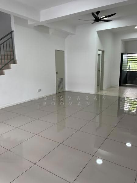 Rumah Teres 2-Tingkat untuk Disewa di Bandar Mahkota Banting (Tanjong Duabelas) - Yogesvaran Poovan - Living Room - PropertyGuru.com.my