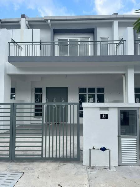 Rumah Teres 2-Tingkat untuk Disewa di Bandar Mahkota Banting (Tanjong Duabelas) - Yogesvaran Poovan - Exterior - PropertyGuru.com.my