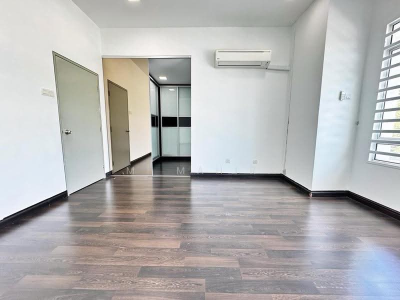 Rumah Teres 2-Tingkat untuk Dijual di Taman TTDI Grove (Kajang) - Aimi Mahirah - Living Room - PropertyGuru.com.my