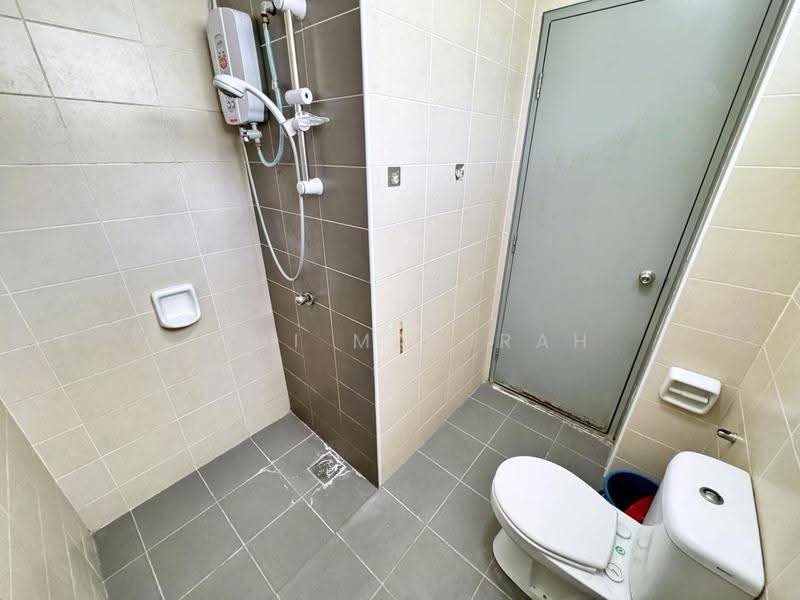 Rumah Teres 2-Tingkat untuk Dijual di Taman TTDI Grove (Kajang) - Aimi Mahirah - Bathroom - PropertyGuru.com.my
