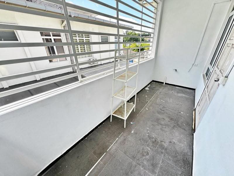 Rumah Teres 2-Tingkat untuk Dijual di Taman TTDI Grove (Kajang) - Aimi Mahirah - Balcony - PropertyGuru.com.my