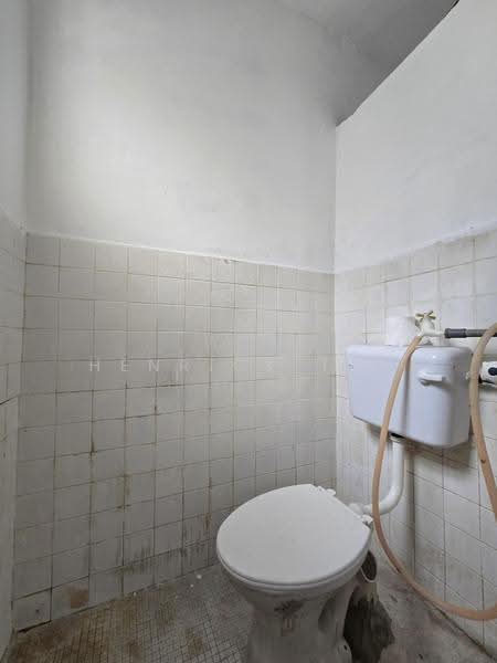 2-storey Terraced House for Sale in Taman Sri Muda (Shah Alam) - Henrick Tan - Bathroom - PropertyGuru.com.my