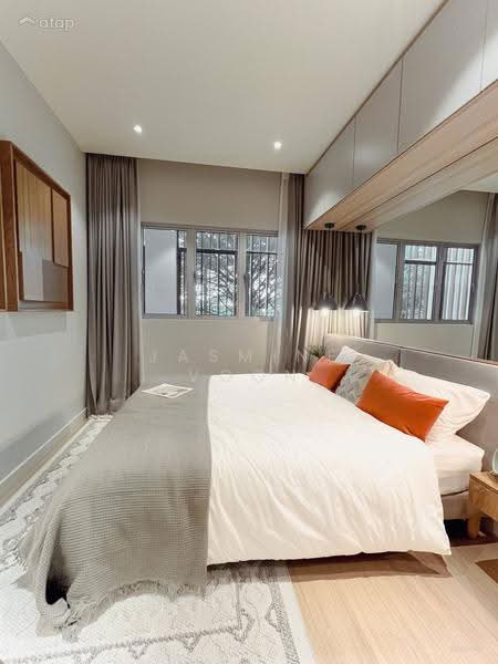 Kediaman Servis untuk Dijual di MKH Boulevard - Jasmine Voon - Bedroom - PropertyGuru.com.my