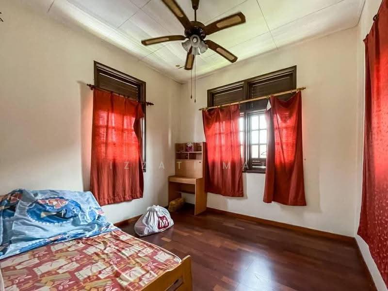 Bungalow House for Sale in Kota Seriemas (Nilai) - Izzati Mat - Bedroom - PropertyGuru.com.my