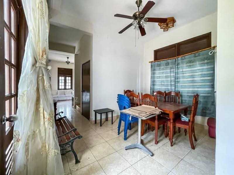 Bungalow House for Sale in Kota Seriemas (Nilai) - Izzati Mat - Dining Room - PropertyGuru.com.my