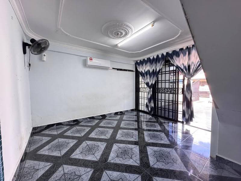 2-storey Terraced House for Sale in Bandar Baru Permas Jaya (Permas Jaya) - Alviss Tay - Living Room - PropertyGuru.com.my