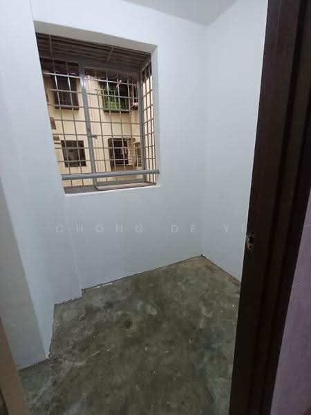 Apartment for Sale at Putra Permai Block B - Chong De Yi - PropertyGuru.com.my