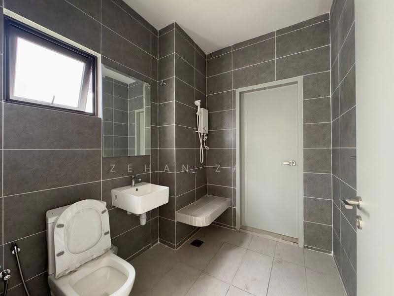 Rumah Berkembar untuk Dijual di Cyber 10 (Cyberjaya) - Zehan Zaki - Bathroom - PropertyGuru.com.my