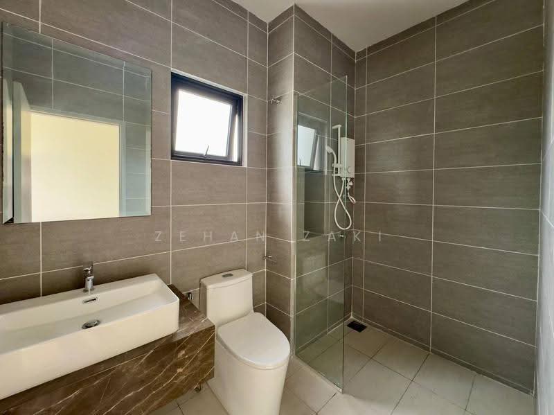 Rumah Berkembar untuk Dijual di Cyber 10 (Cyberjaya) - Zehan Zaki - Bathroom - PropertyGuru.com.my