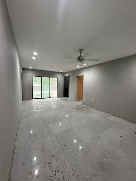 Bungalow House for Sale in Leisure Farm (Gelang Patah) - Jin Teok - Living Room - PropertyGuru.com.my