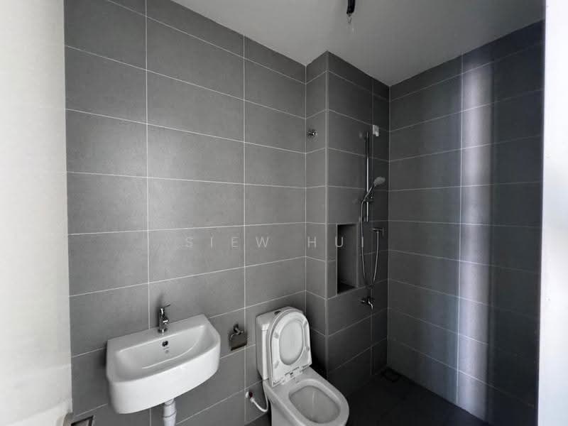 Rumah Teres 2-Tingkat untuk Dijual di Bandar Seri Alam (Masai) - Siew Hui - Bathroom - PropertyGuru.com.my