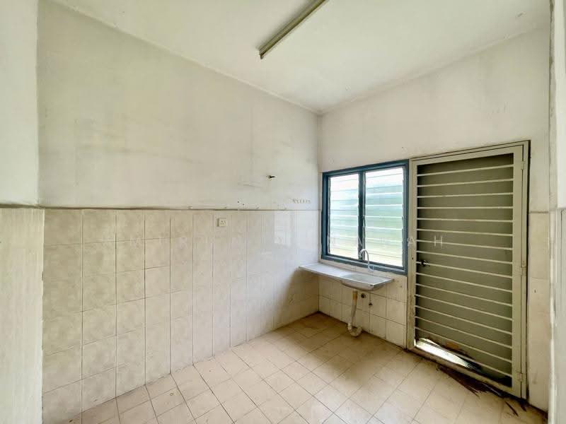 Rumah Teres 2-Tingkat untuk Dijual di Bandar Puncak Alam (Puncak Alam) - Amirun Kinanah - Kitchen - PropertyGuru.com.my
