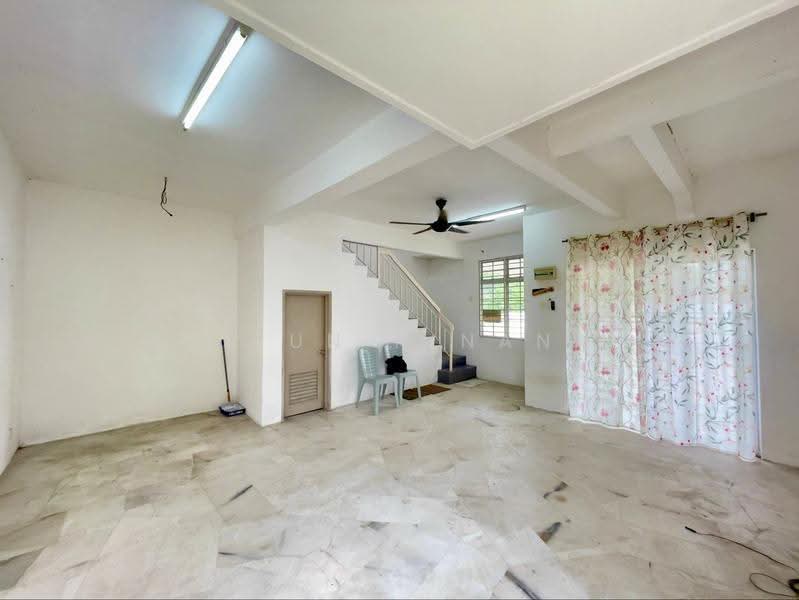 Rumah Teres 2-Tingkat untuk Dijual di Bandar Puncak Alam (Puncak Alam) - Amirun Kinanah - Living Room - PropertyGuru.com.my