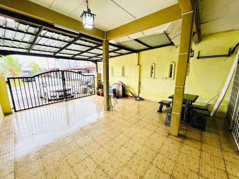 2-storey Terraced House for Sale in Bandar Rinching Seksyen 4 (Semenyih) - Natira Sulaiman - Exterior - PropertyGuru.com.my