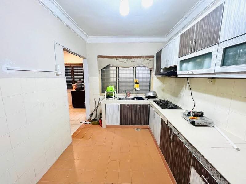 2-storey Terraced House for Sale in Bandar Rinching Seksyen 4 (Semenyih) - Natira Sulaiman - Kitchen - PropertyGuru.com.my