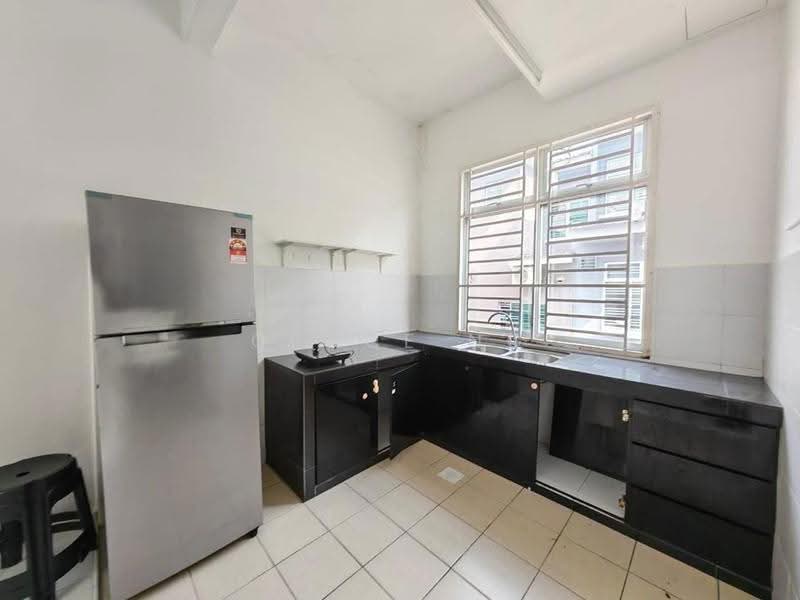 Rumah Teres 2-Tingkat untuk Dijual di Taman Desa Tebrau (Tebrau) - Grace Ng - Kitchen - PropertyGuru.com.my