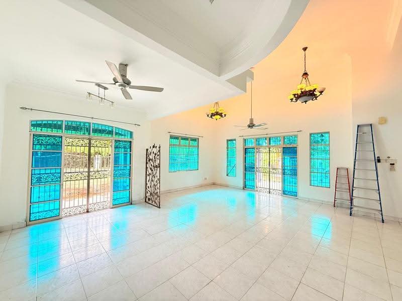 Rumah Berkembar untuk Dijual di Taman Pelangi Indah (Ulu Tiram) - Shishi . - Living Room - PropertyGuru.com.my