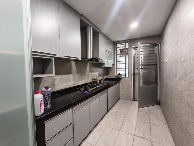 Rumah Berkembar untuk Disewa di Taman Gaya (Ulu Tiram) - Alice Chia - Kitchen - PropertyGuru.com.my