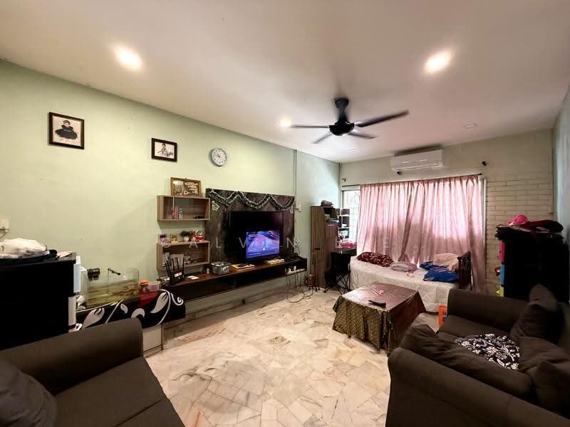 2-storey Terraced House for Sale in Taman Desa Jaya (Johor Bahru) - Calvin Lee - Living Room - PropertyGuru.com.my